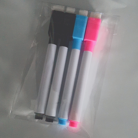 2/15$ NEW 4 pcs Erasable Magnetic Markers for White Boards (Small) - Picture 7 of 7